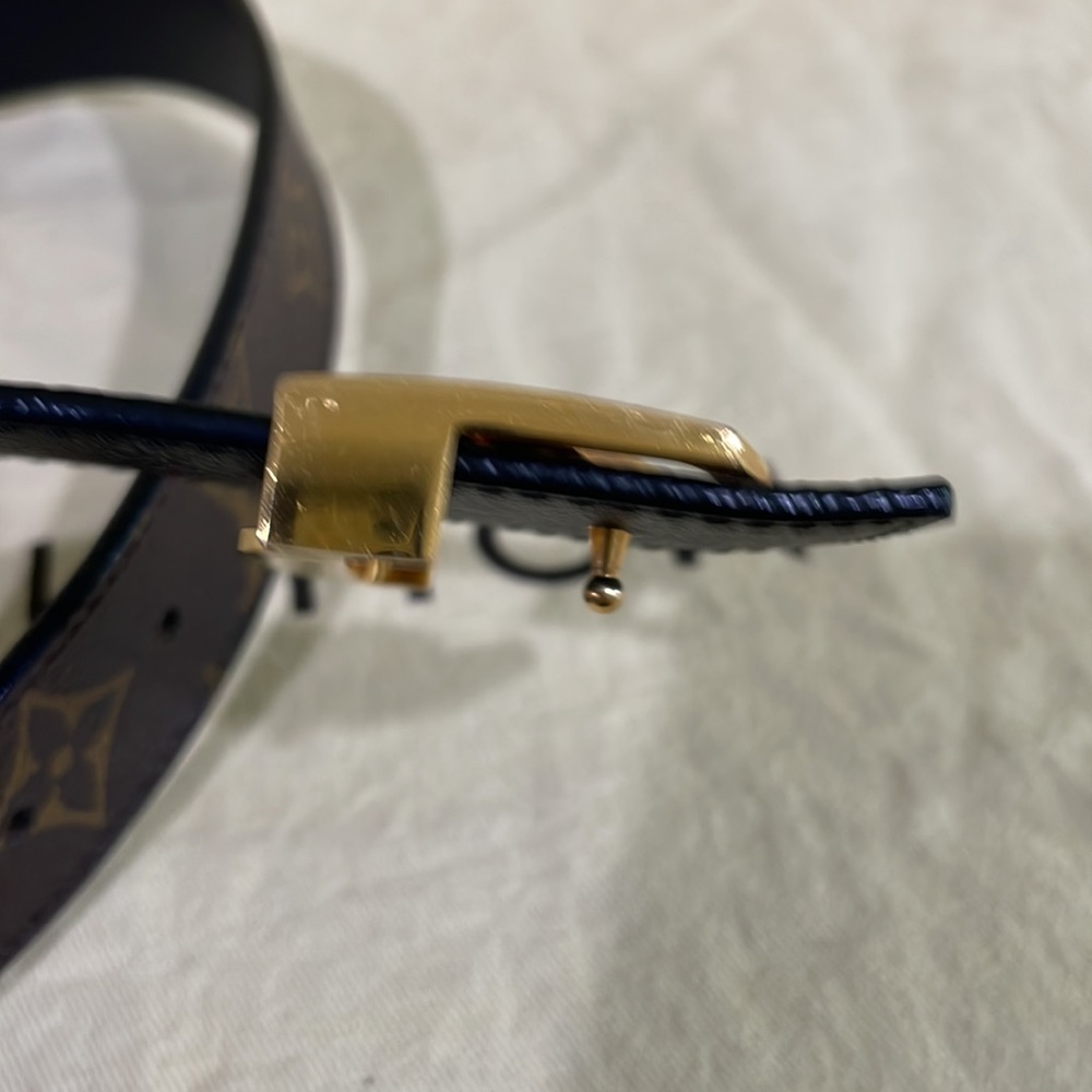 Sold  / Louis Vuitton Monogram reversible belt 80/32 - Picture 7 of 16
